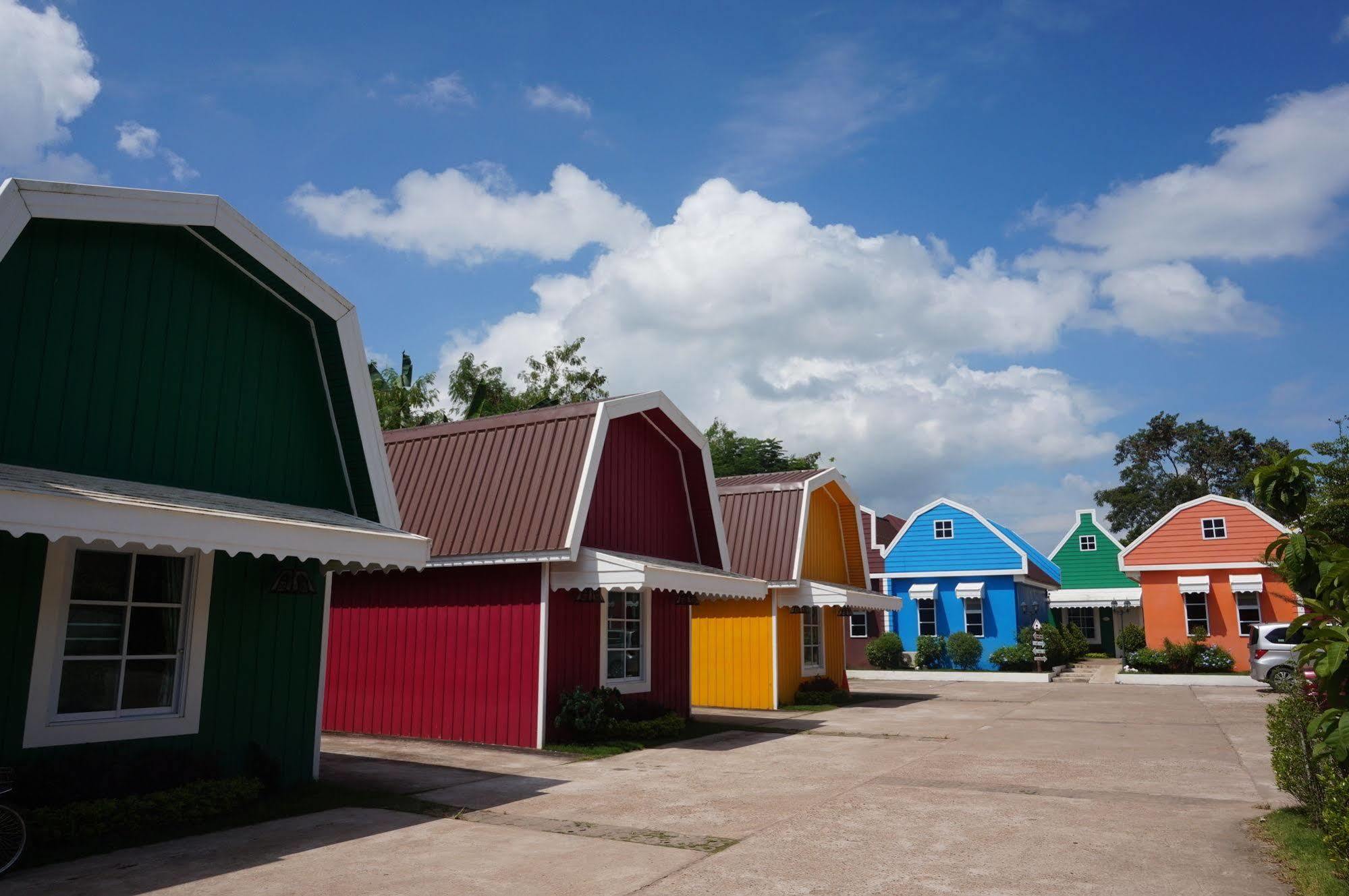 Color Ville Hotel Sha Certified Sakon Nakhon Dış mekan fotoğraf