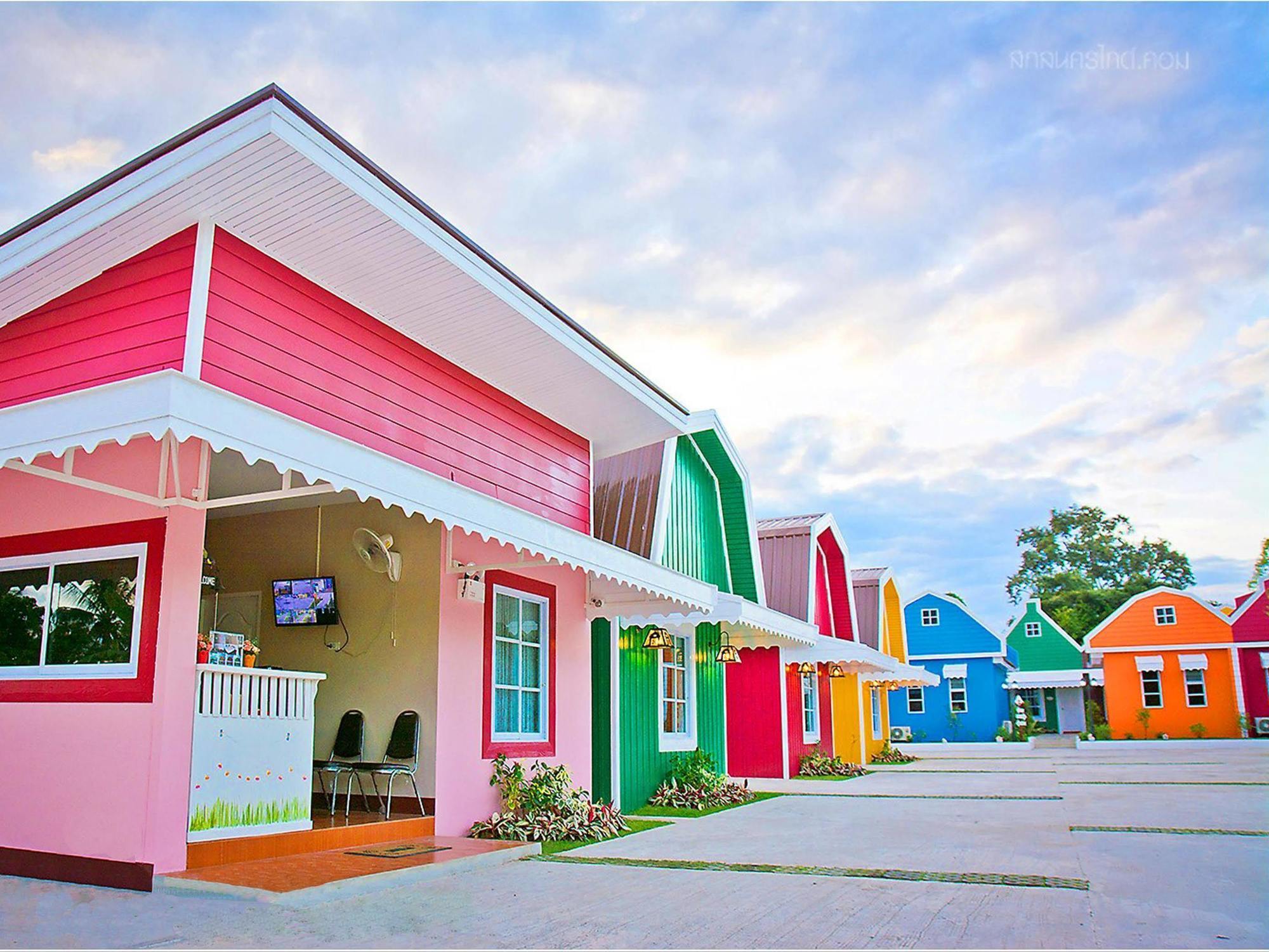 Color Ville Hotel Sha Certified Sakon Nakhon Dış mekan fotoğraf