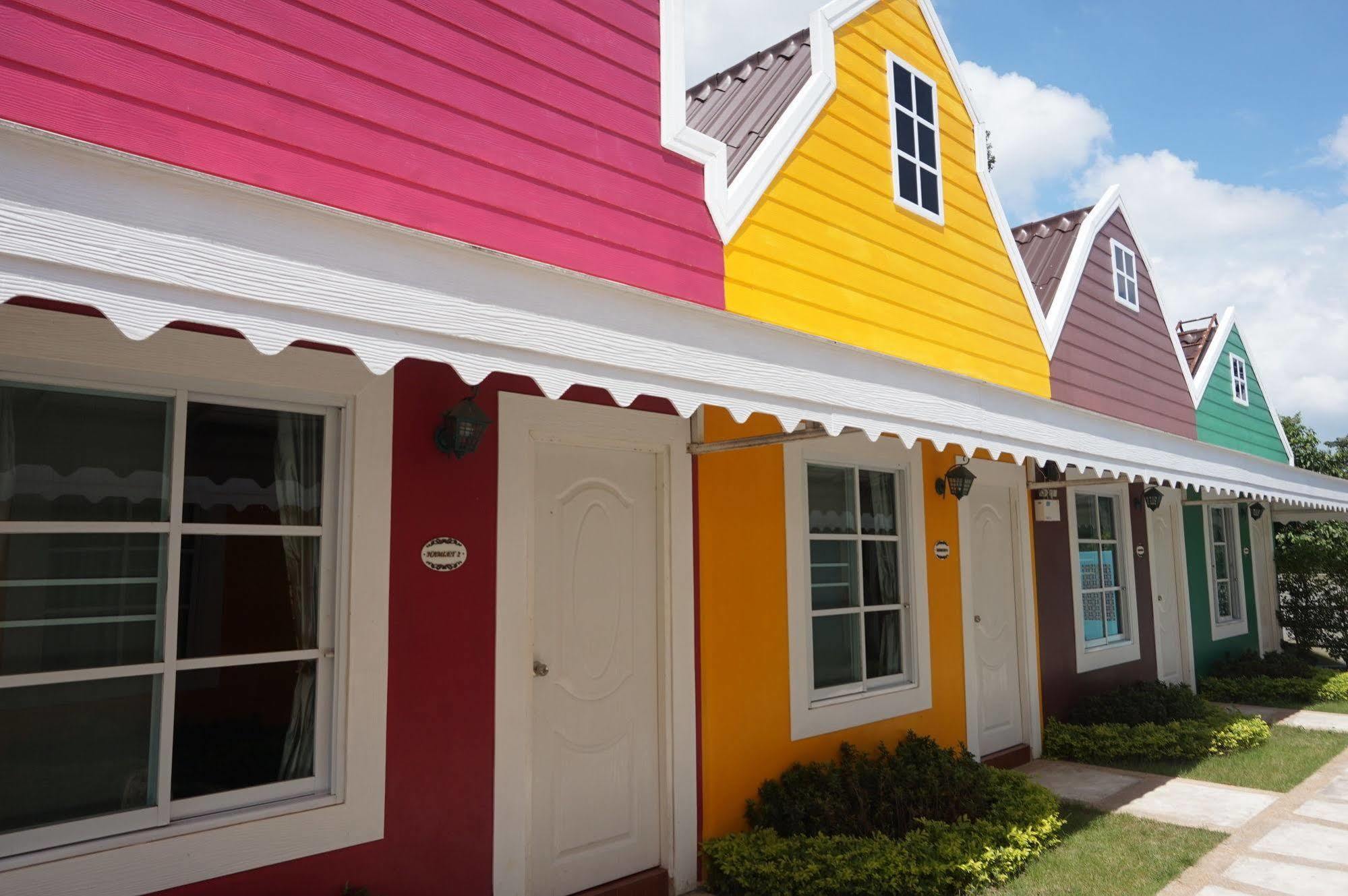 Color Ville Hotel Sha Certified Sakon Nakhon Dış mekan fotoğraf