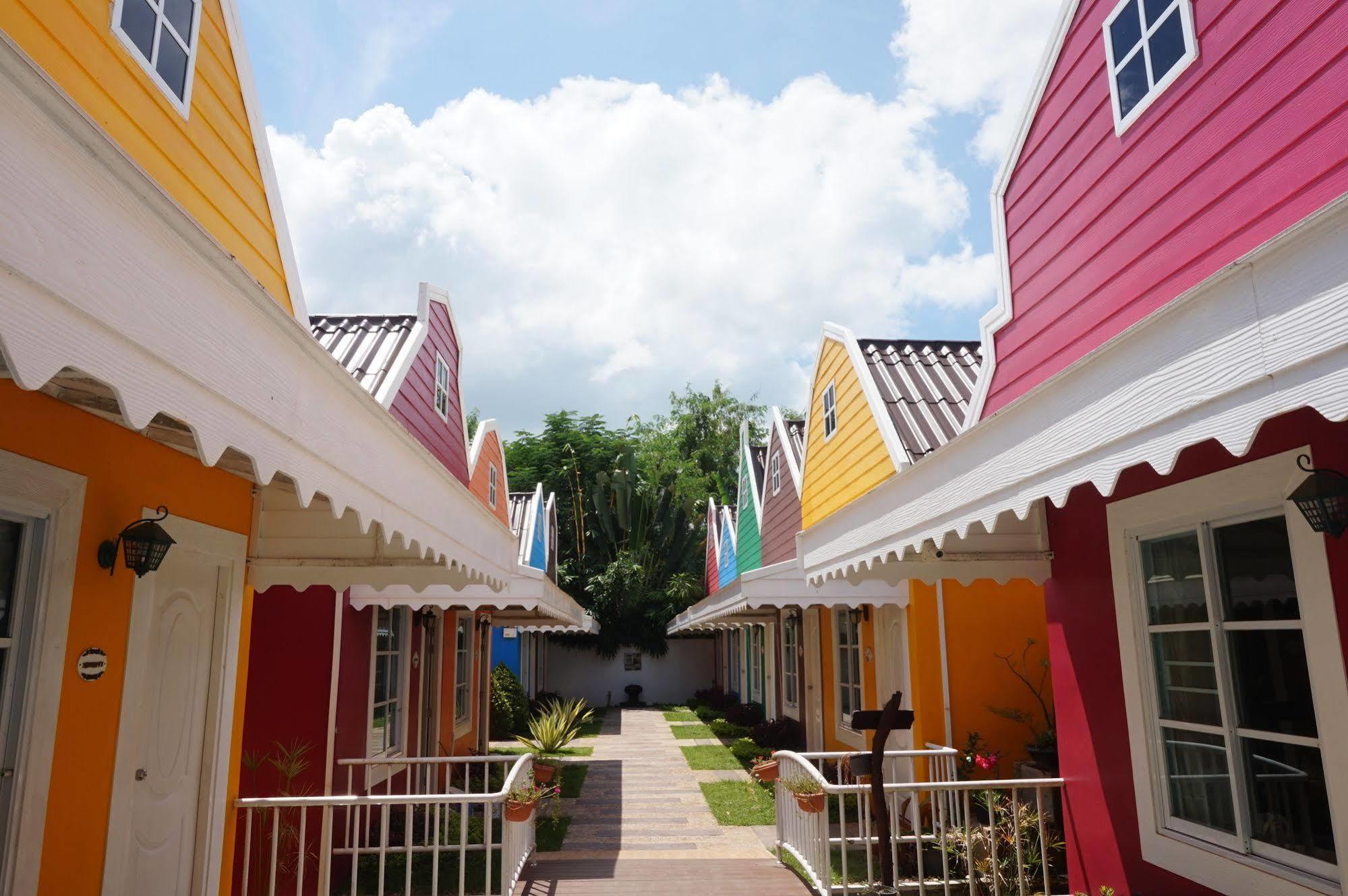 Color Ville Hotel Sha Certified Sakon Nakhon Dış mekan fotoğraf