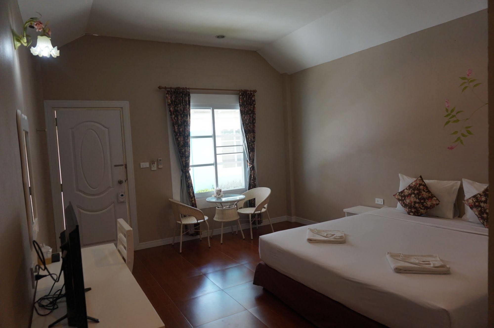 Color Ville Hotel Sha Certified Sakon Nakhon Dış mekan fotoğraf