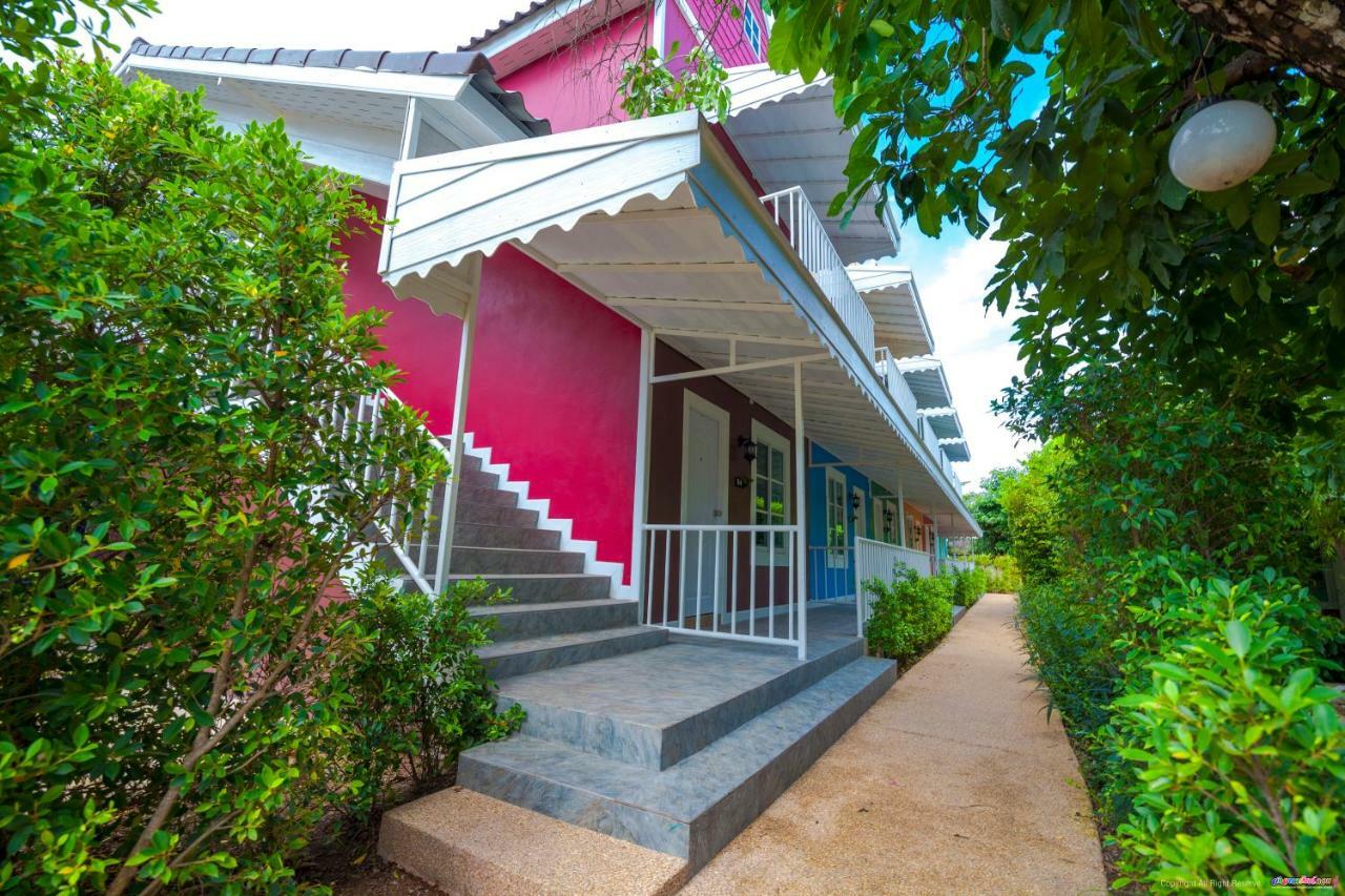 Color Ville Hotel Sha Certified Sakon Nakhon Dış mekan fotoğraf